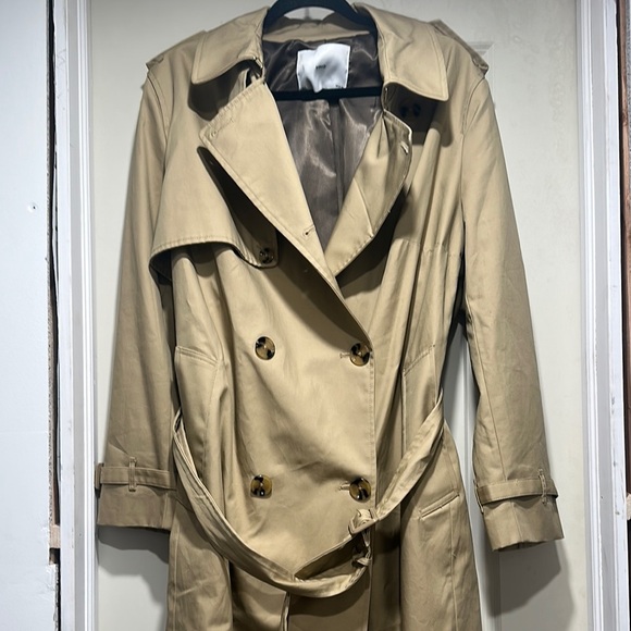 Classic Tan Trench Coat - Picture 2 of 2
